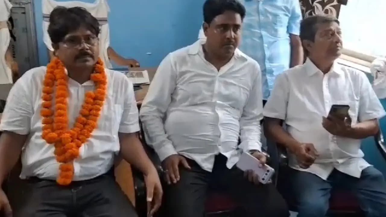 TMC municipal chairman was removed and replaced by another Trinamool chairman at Murshidbad