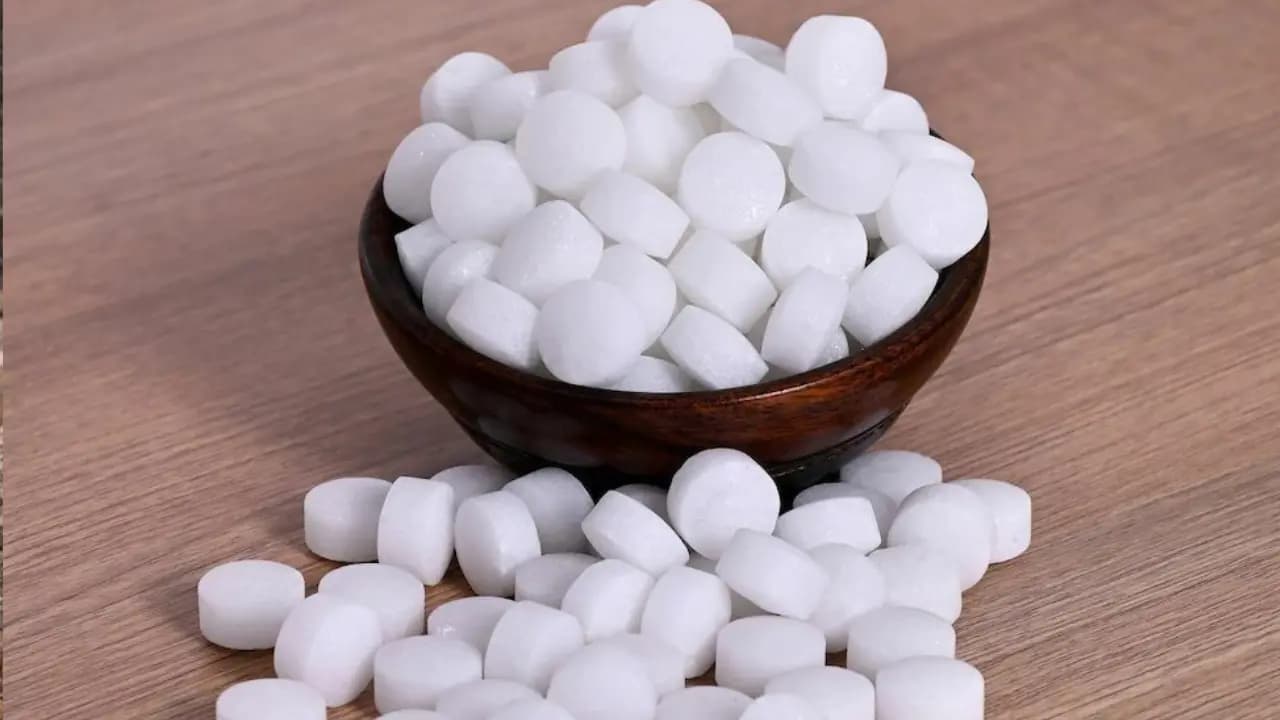 Dont Use Naphthalene Balls, is causing serious harm to your health Doctor Warns
