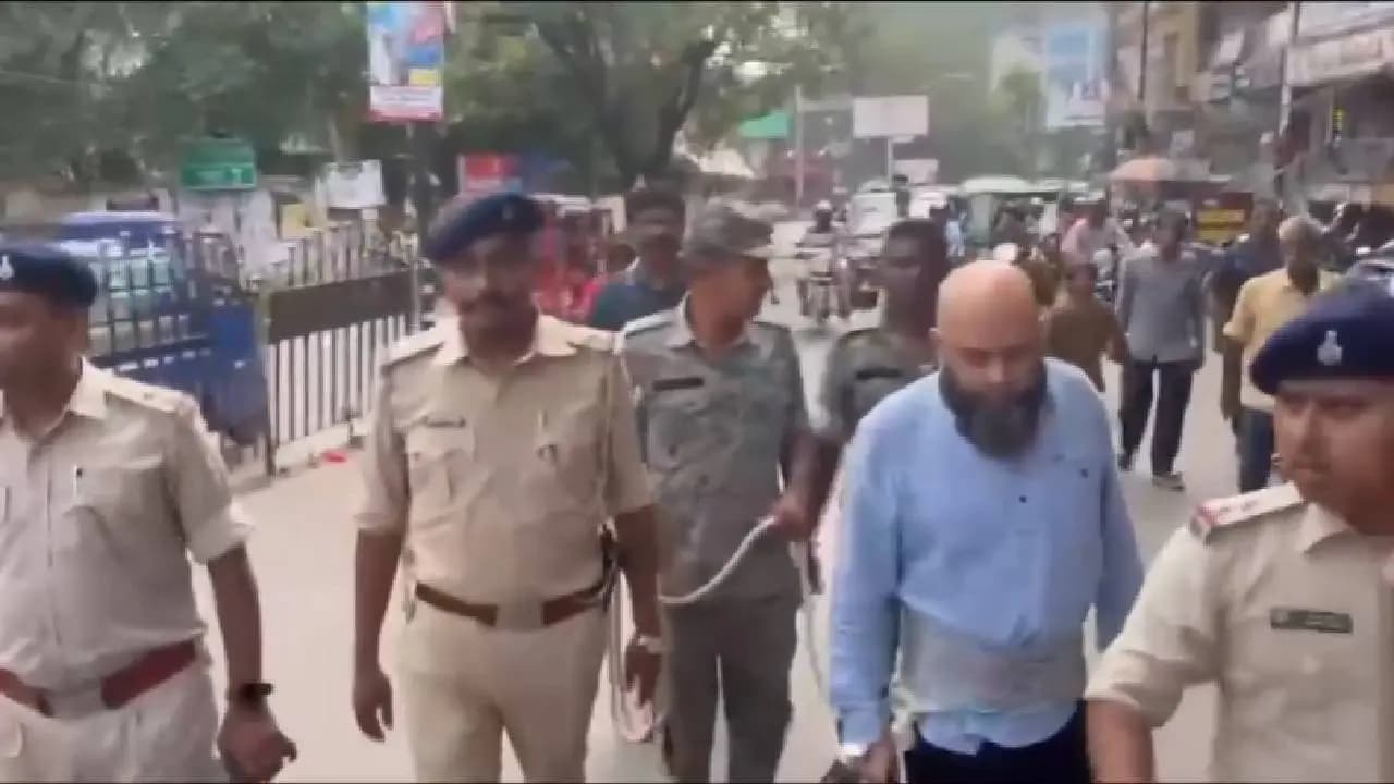 Brother of Pakistani Gangster Arrested by Police Major Security Operation at Kolkata Airport