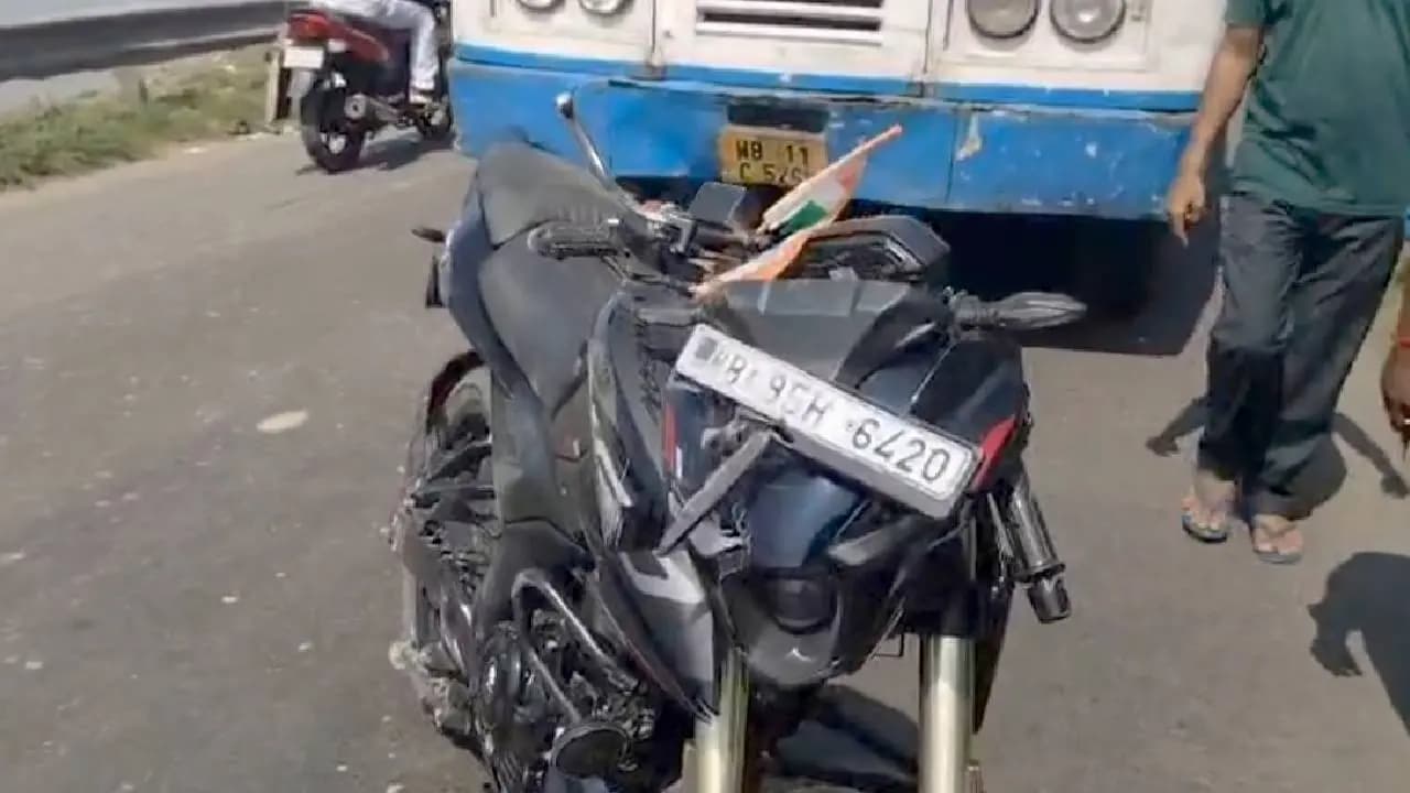 Tragedy in Diamond Harbour: Mother Killed, Husband and Son Injured as Bus Hits Bike