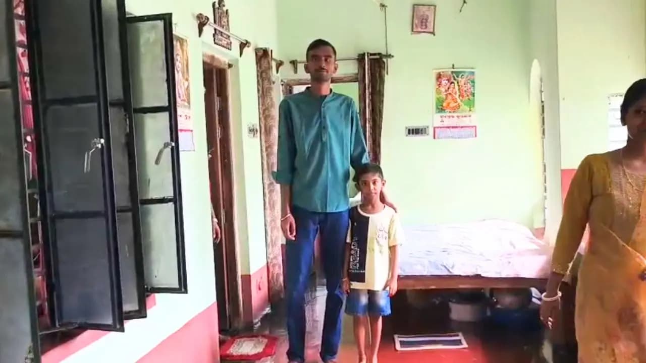 Nadia News: Nadias Ankan is worried about his Puja outfit for his 6 ft 7 inch