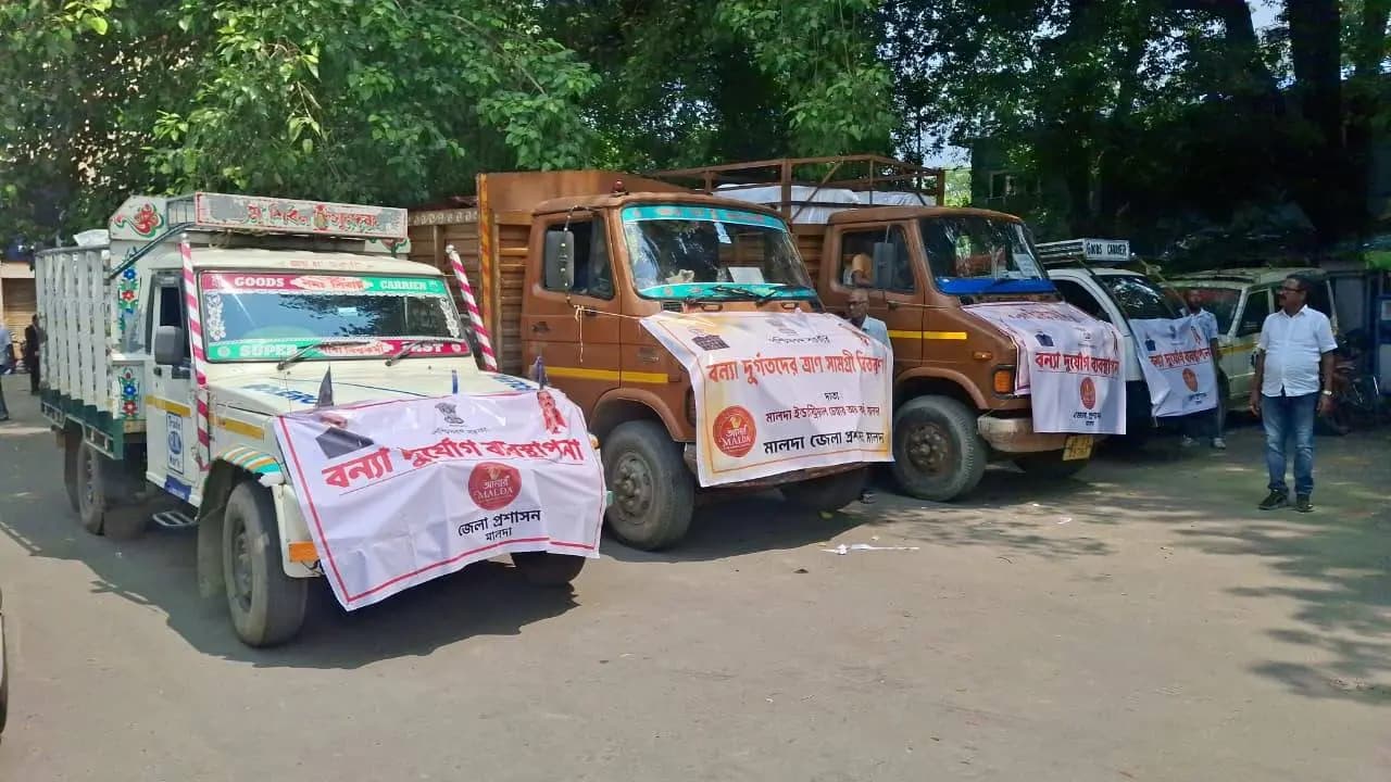 Malda Flood: Business Groups Send 10 Trucks of Relief Material to Malda Flood Victims 