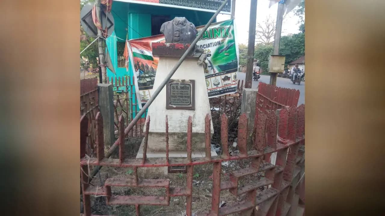 Lenin Statue Vandalised in West Bengal's Garbeta, CPM Alleges BJP Role