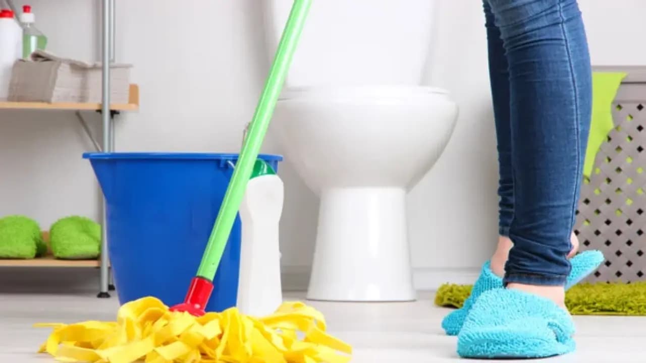 Vastu Tips Moping Old Clothes leads to Financial Trouble Unhappy Life do Salt Remedy to attract Positivity