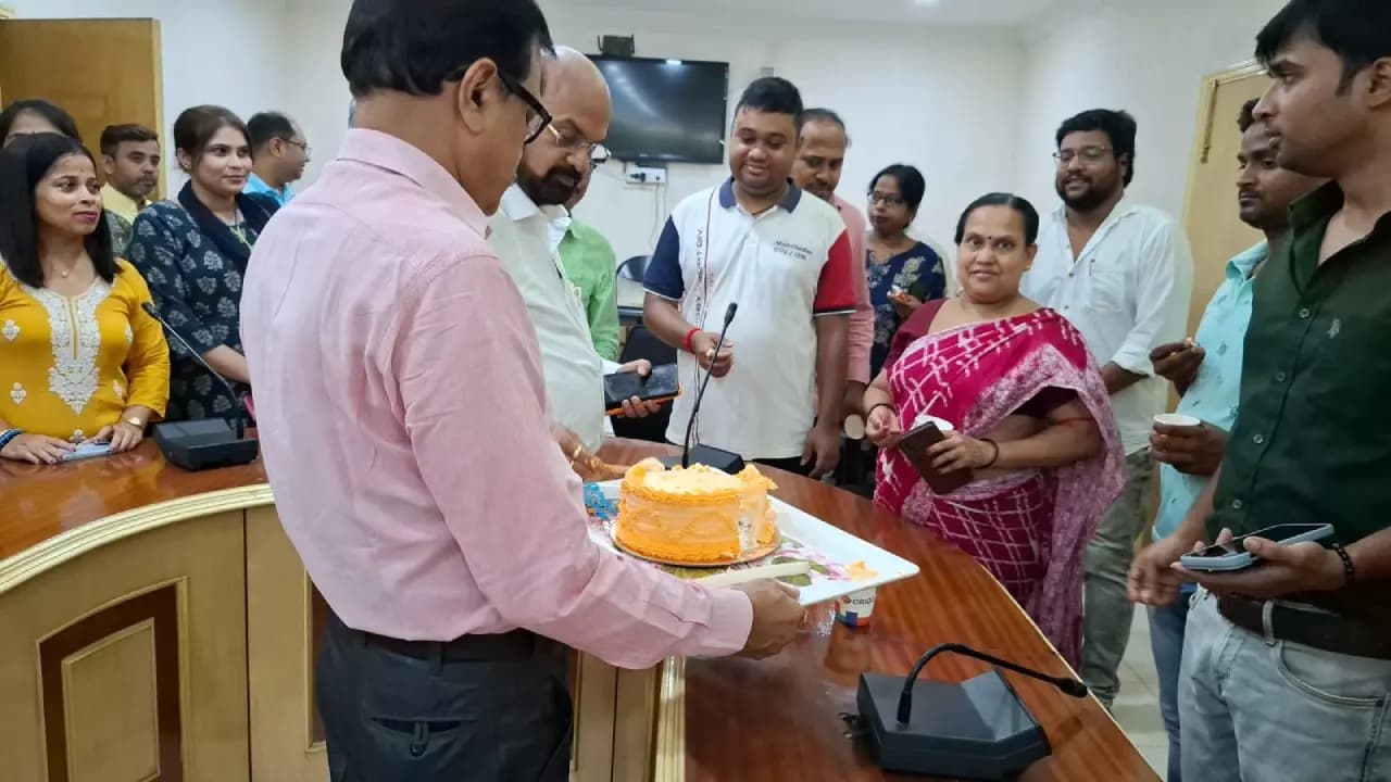 Former TMC minister Krishnendu Narayan Chowdhury celebrated birthday of Narendra Modi