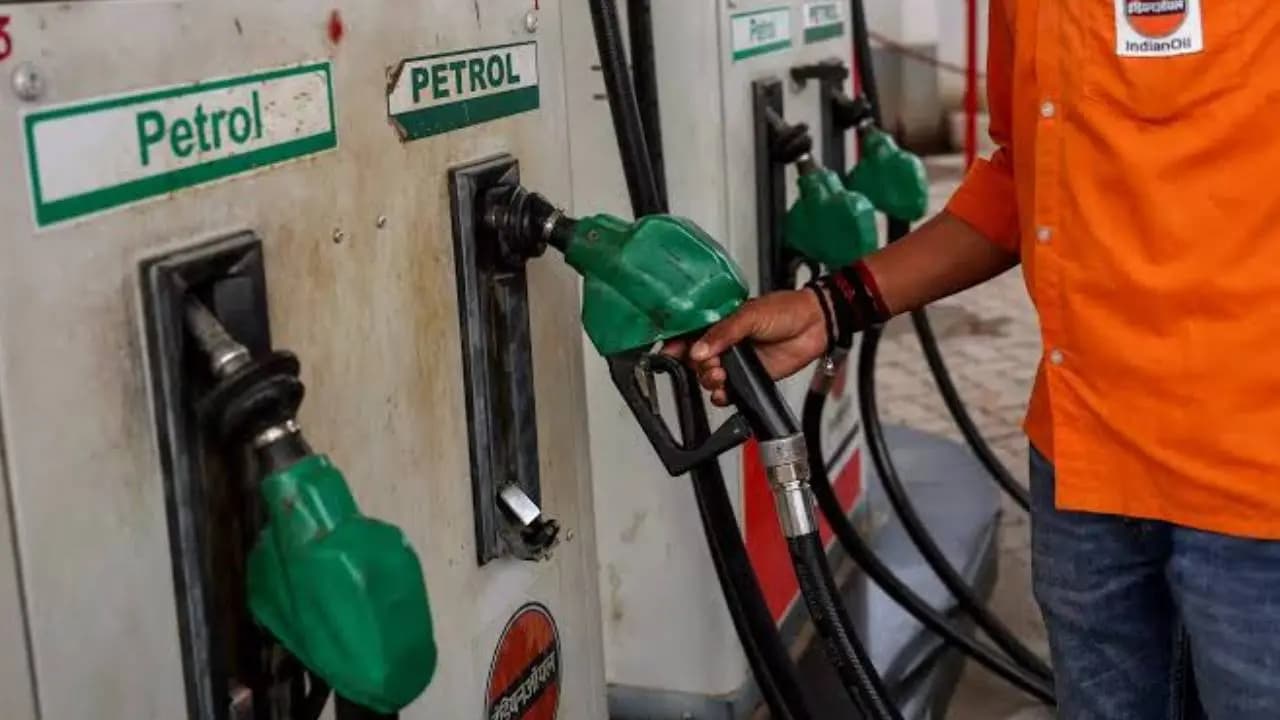 Major blow to the oil market: Costs rose by 18 percent despite a drop in imports an ominous sign for Indias economy