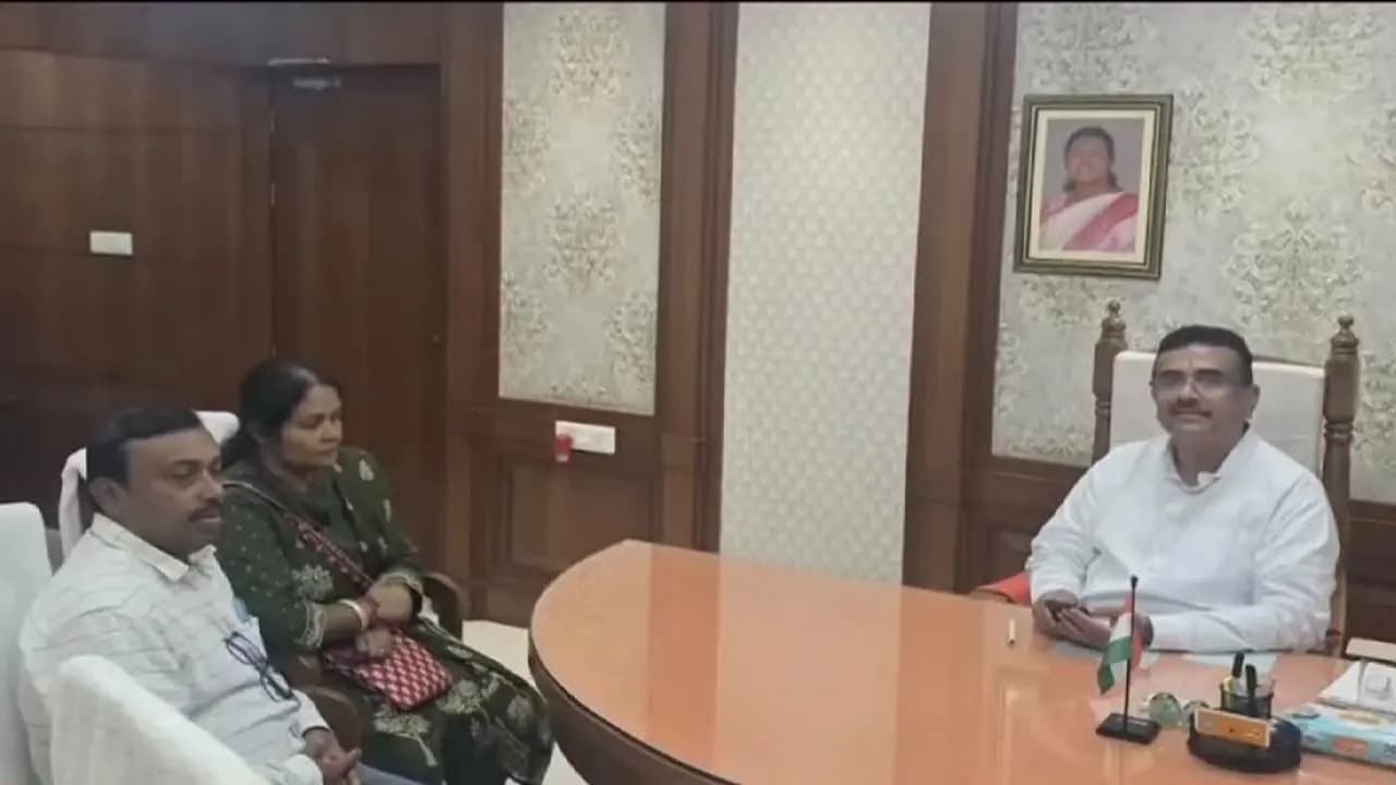  Kalighat TMC Nandigram Bypoll candidate Sanchita Pradhan Meets Suvendu Adhikari 