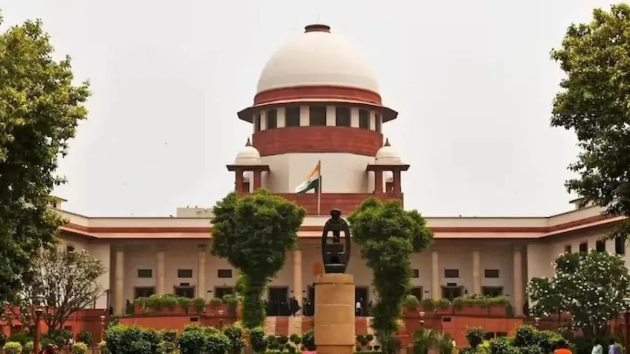 SC on Women LPG Helper Job: SC slams Indian Oil for denying a woman an LPG helper job on gender grounds
