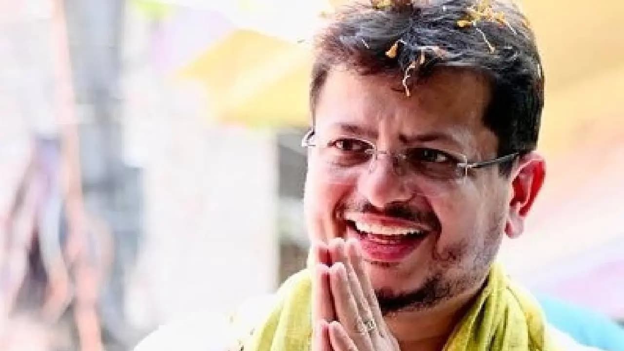 Election Commission Freezes Trinamool Congress Symbol  sources claimed Team Ritabrata choose their Symbol and name before time 