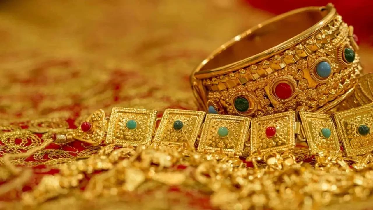 RBI Bank Locker Safety Rules: Is your Gold Jewelleries Completely Safe What Happens If Your Expensive Ornaments Gets Stolen? 