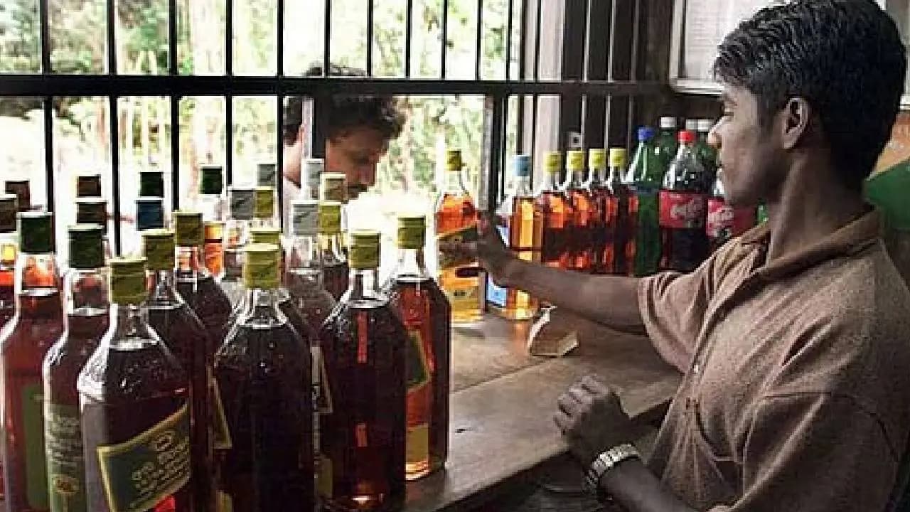 West Bengal Liquor Shops Closed: Will Liquor Shops Closed On Dashami Too? Check How Many Days Liquor Selling Prohibited in West Bengal On October