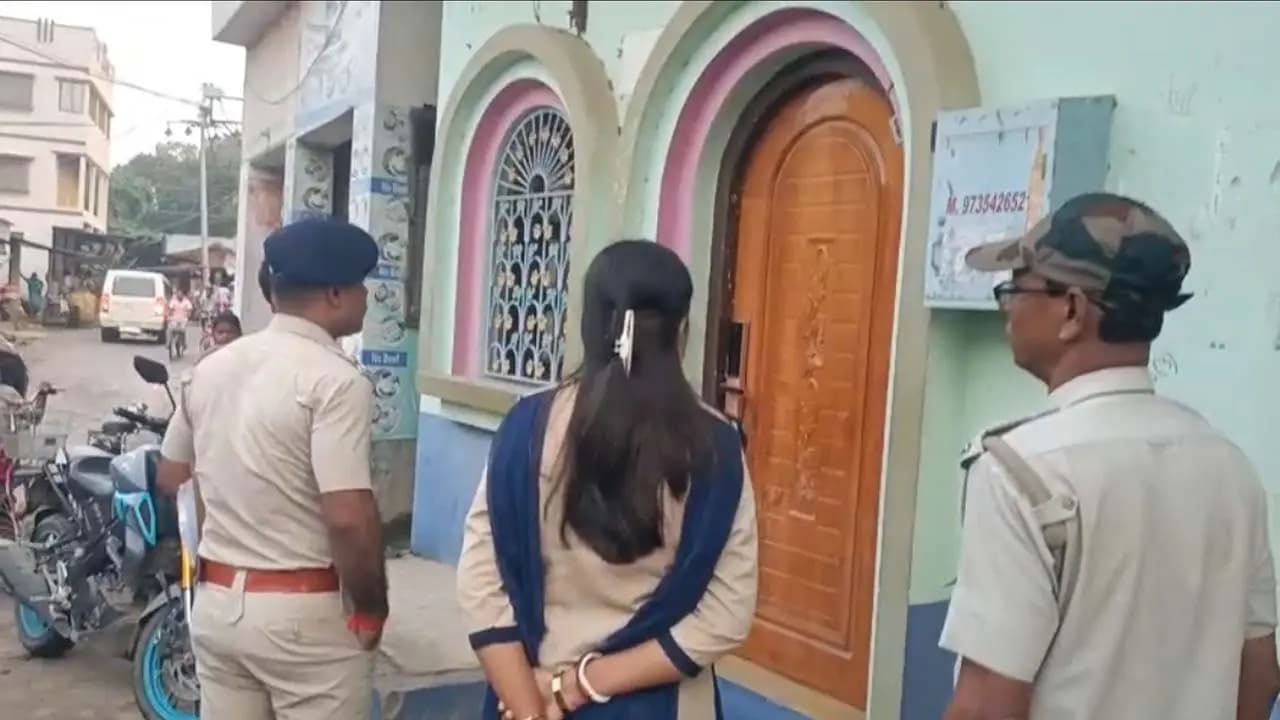 Humayun Kabir Faces Trouble Again: Aam Janata Unnayan Party leader has been issued a notice to appear at the Berhampore Police Station on September 21