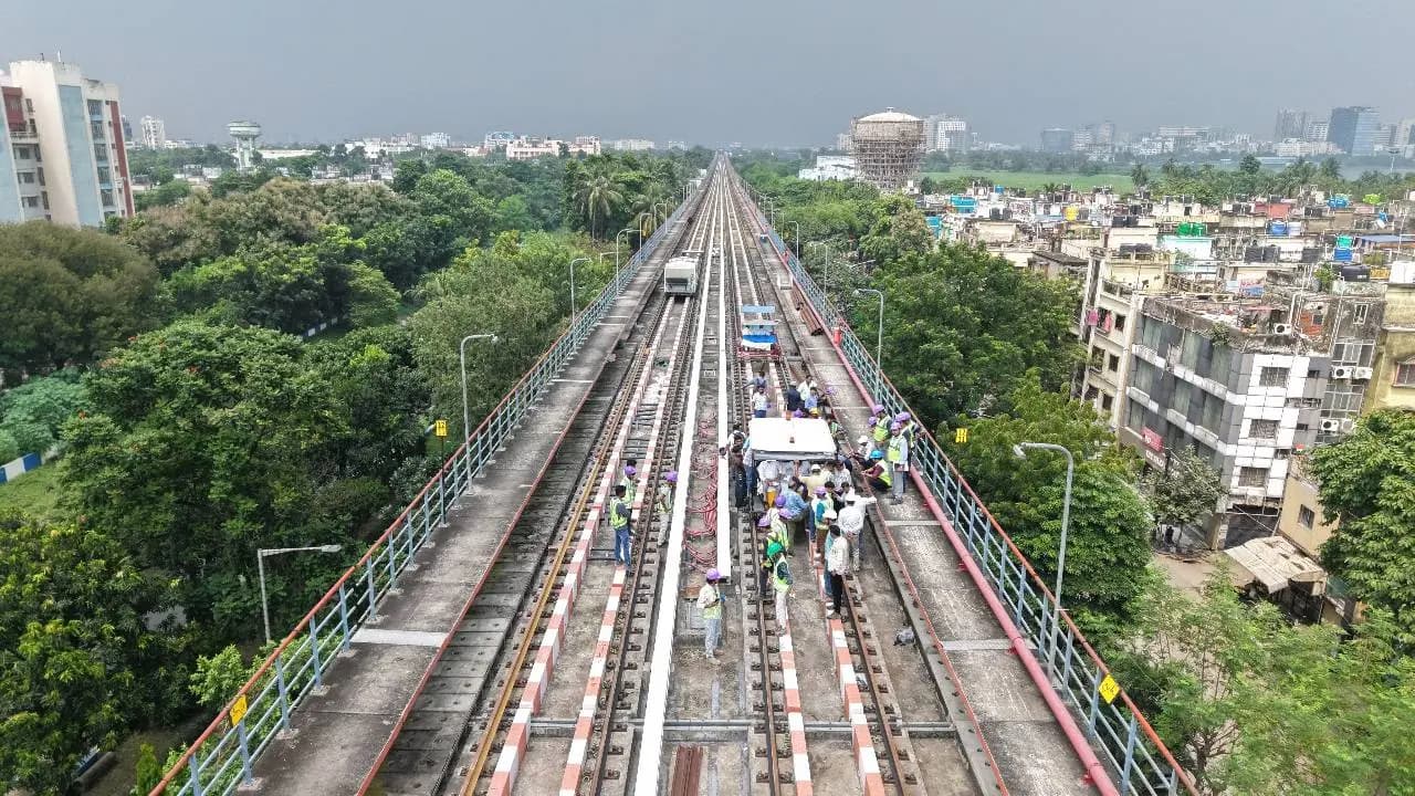 Kolkata Metro: First Push Trolley Inspection Conducted on Beleghata–IT Centre Section of Kavi Subhash–Jai Hind Bimanbandar Metro Corridor