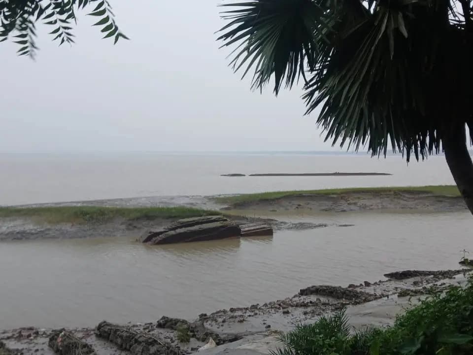 Ancient Portuguese Ruins Emerge from River in Gadiara as Tide Recedes 