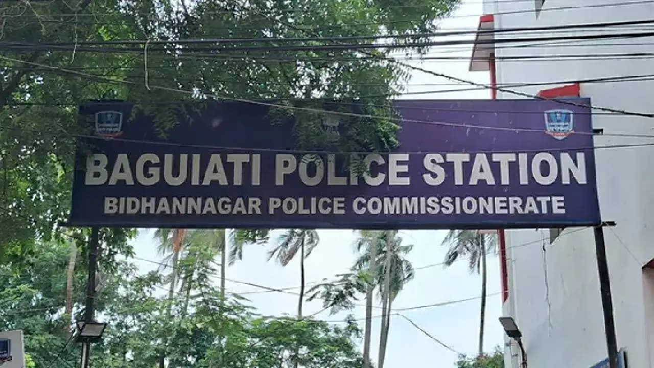 Robbery and Murder Case in Baguiati in Broad Daylight as worth 10 Lakh Gold Jewelry Looted