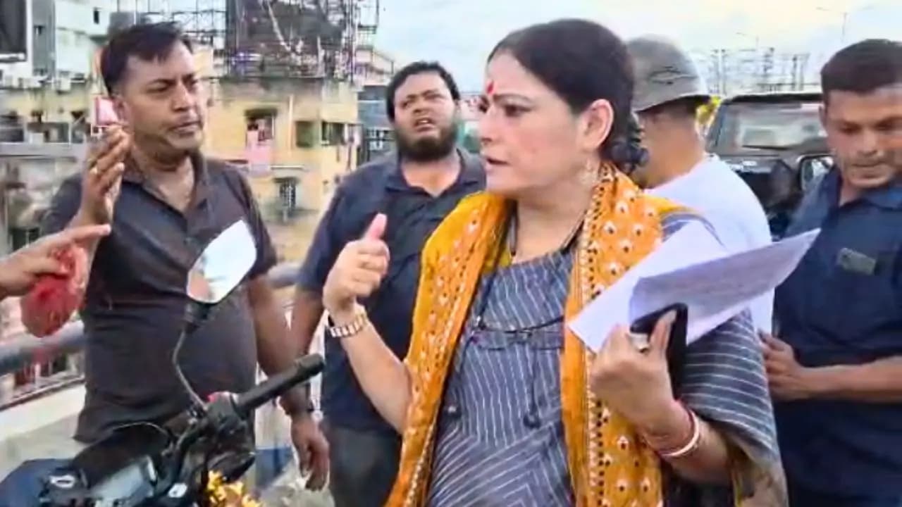 Minister Agnimitra Paul rescues Biker after kite string gets wrapped around his neck on Ma flyover 