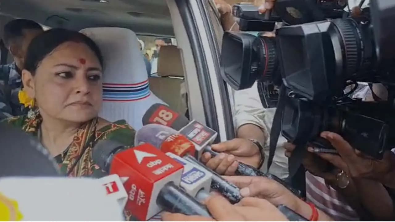 Minister Agnimitra Paul takes to the streets to combat dengue she inspected dengue hotspots in Kolkata and issued a warning