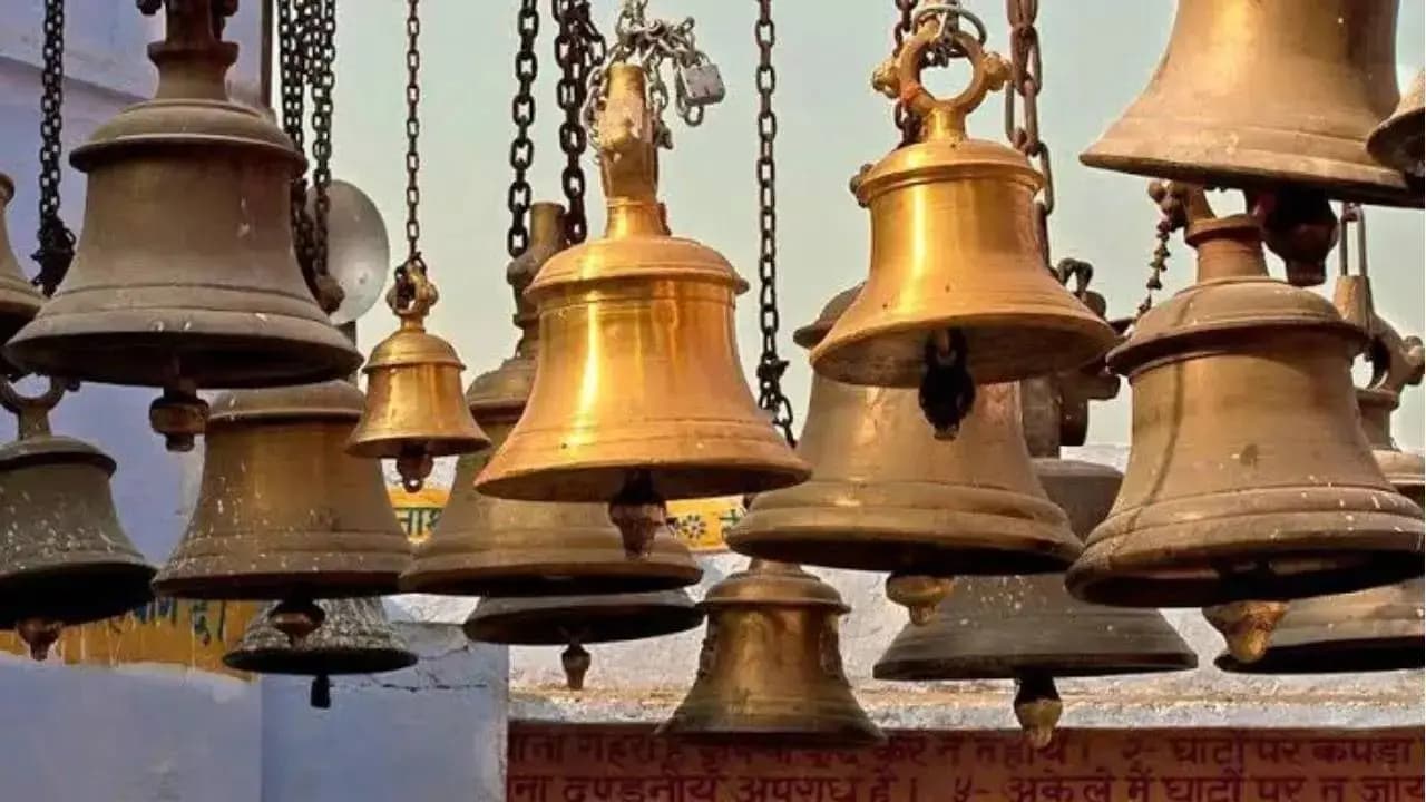 Why Sound Temple Bell Before Prayer: Spiritual Meaning and Impact on Mind Behind Ancient Hindu Ritual