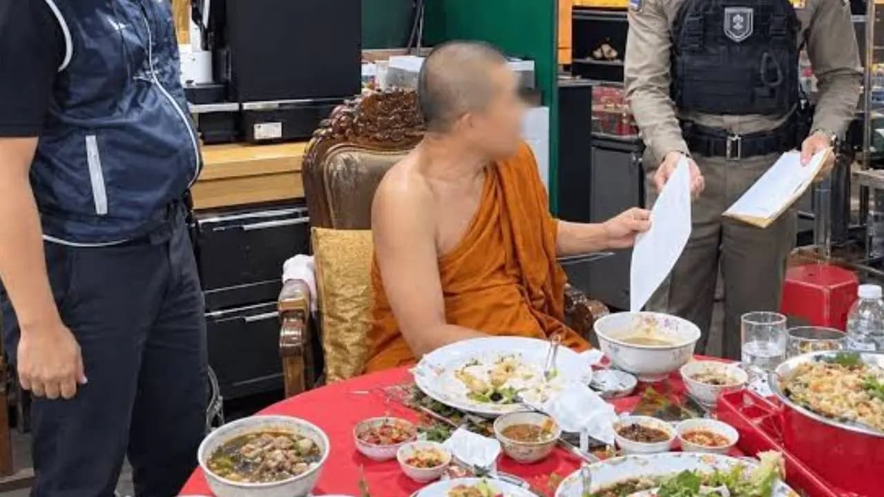 Laundering of crores of rupees objectionable video with girlfriend Thai monk arrested