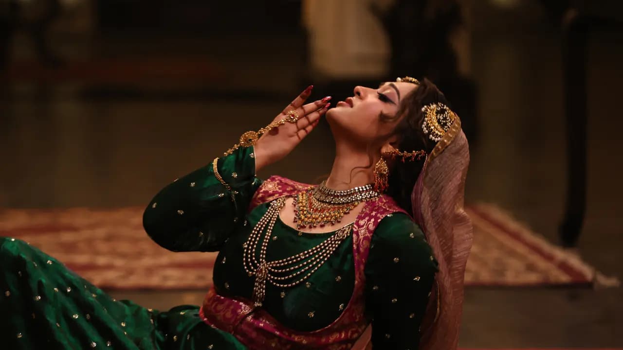 Koushani Mukherjee as Chandramukhi in Srijit Mukherji's Emperor vs. Sarat Chandra