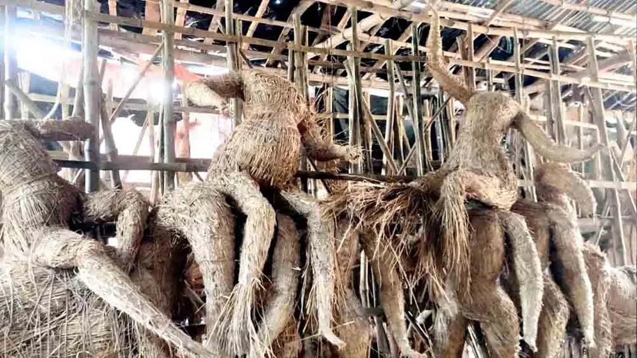 Durga Puja 2026: Residents of Bhutni engrossed in Durga Puja preparations putting aside their water woes
