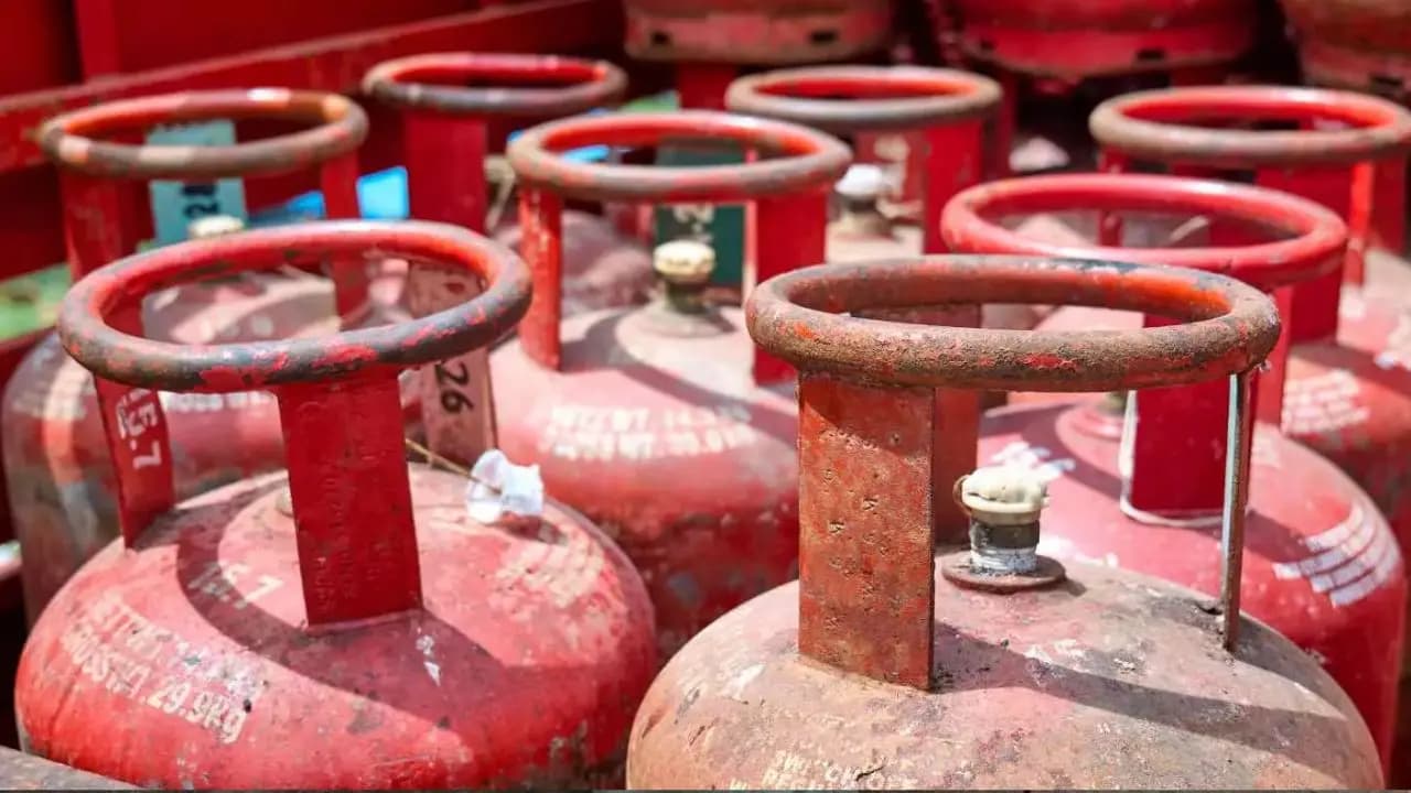 LPG Booking Rules are Changing from October 1 Aadhaar Authentication is Mandatory What to do