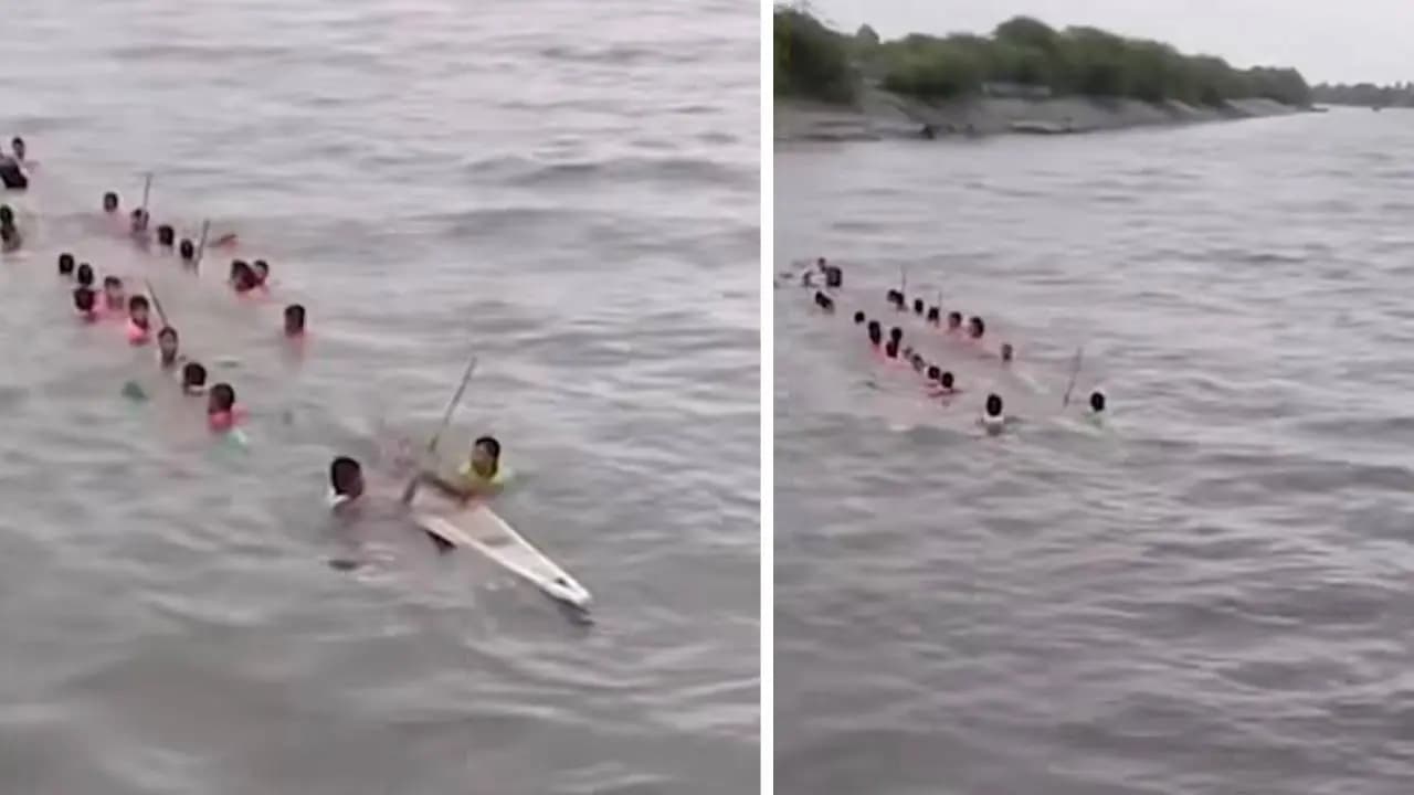 Boat capsized on Bidyadhari river no casualty