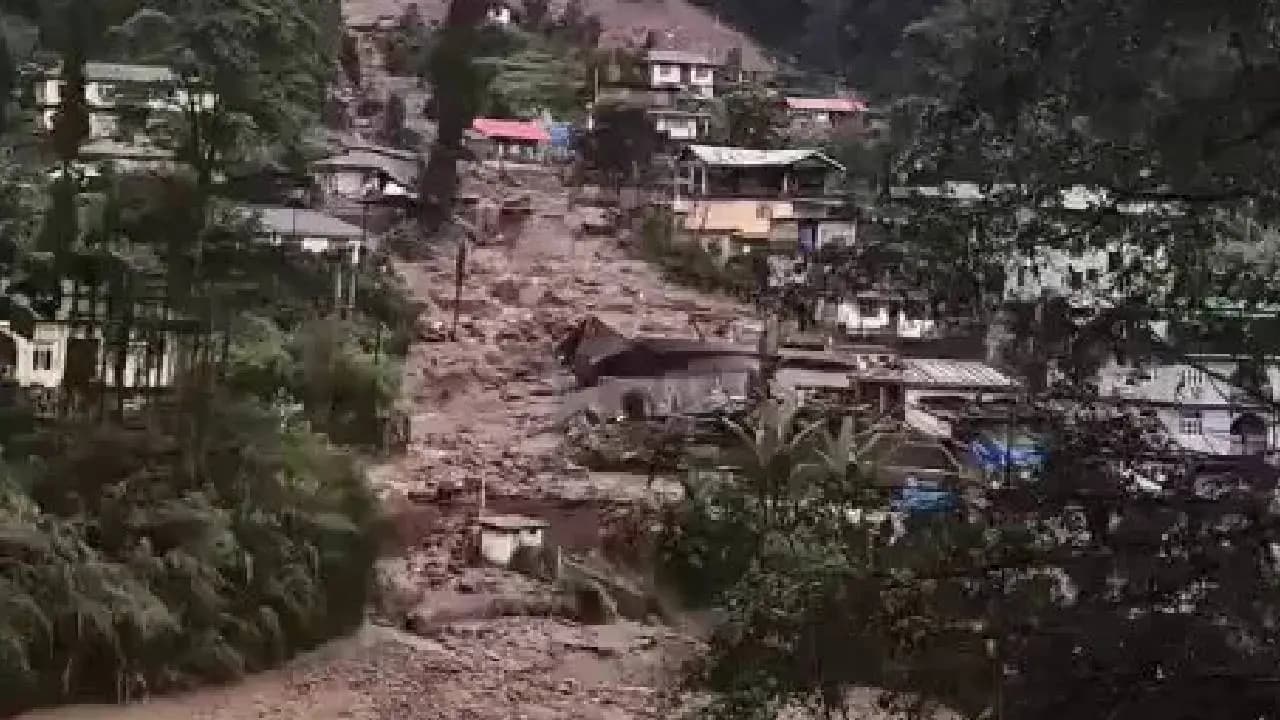 Massive Landslide in West Sikkim: Over 30 Houses Damaged in Rimbi 