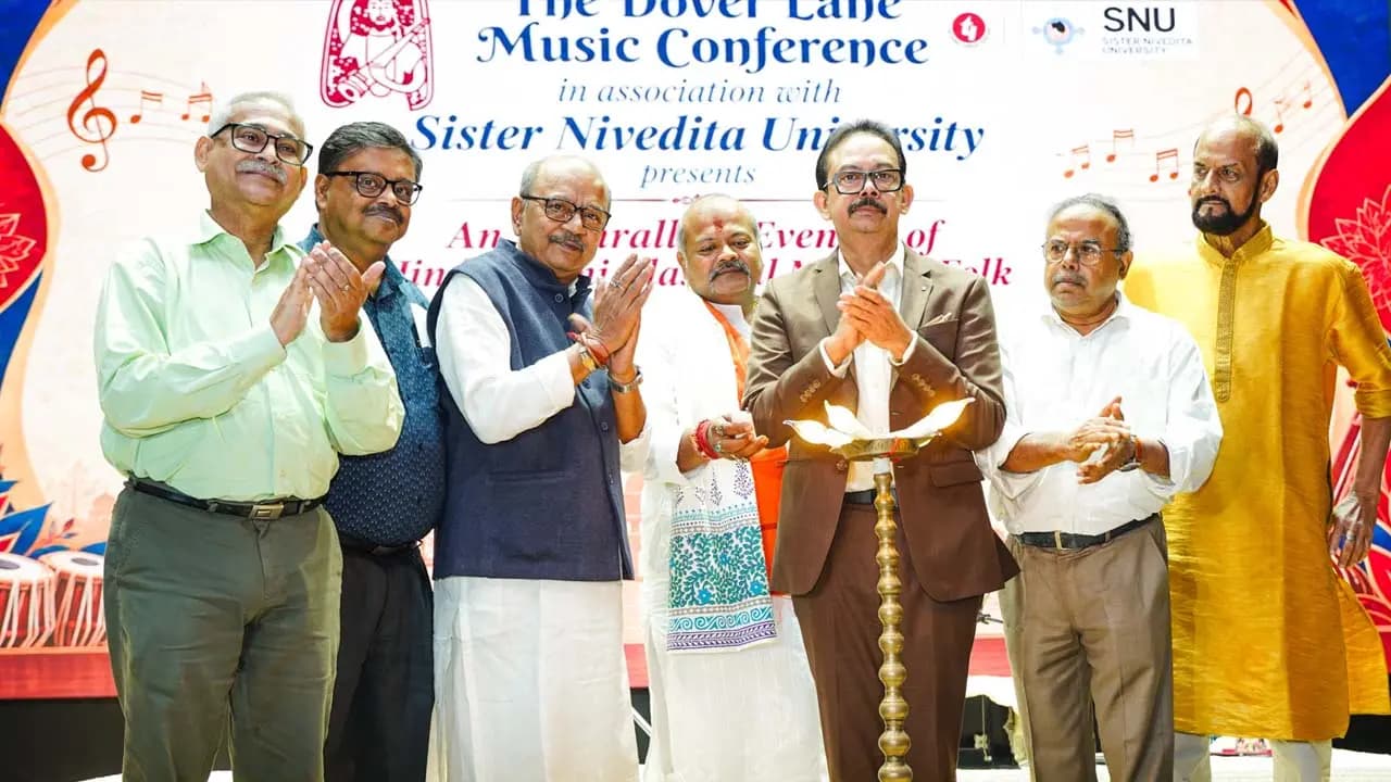 A brilliant musical evening featuring a fusion of classical and folk music organized jointly by the Dover Lane Music Conference and Sister Nivedita University 