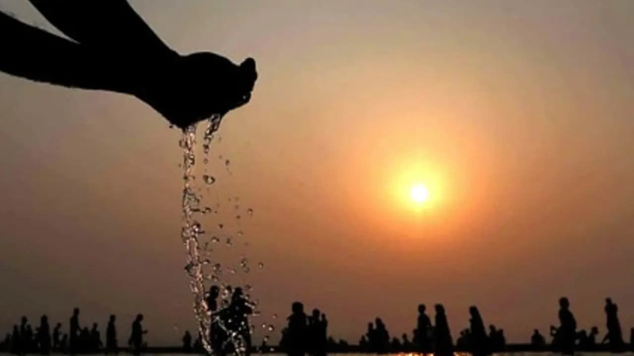 Pitru Paksha: Donate these 7 things to attract Wealth Peace Prosperity Happiness know Rituals
