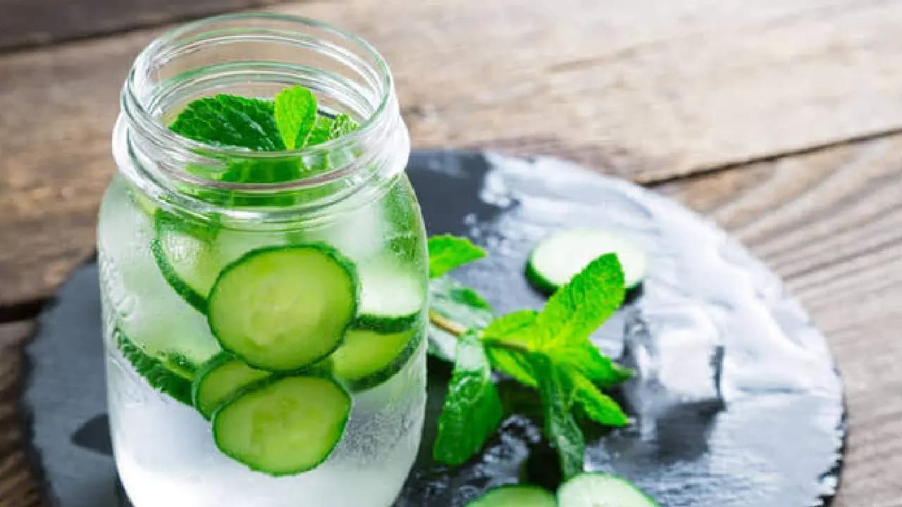 Glowing detox drink: How to make health drink with cucumber 