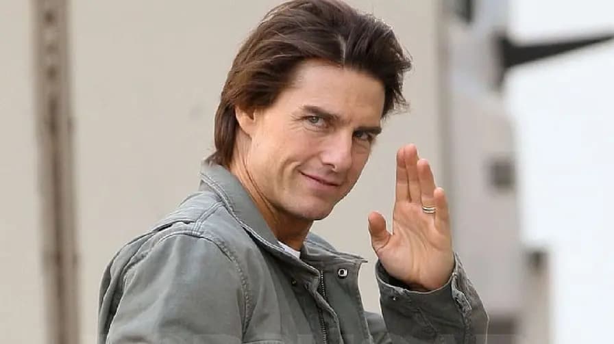 Tom Cruise Checks on Doomscrolling sad woman, Viral Video Leaves Internet in Splits