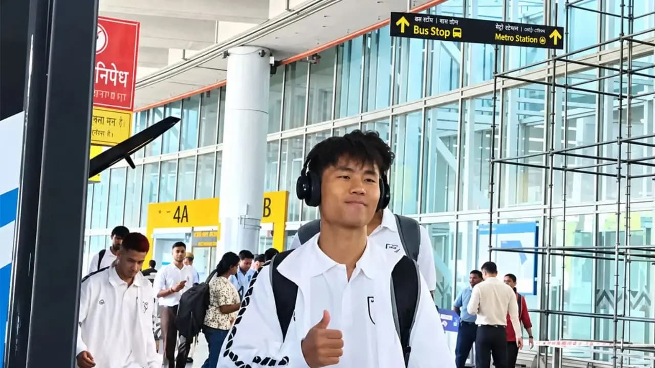  Indias Blue Tigers arrive in Kolkata ahead of their highly anticipated clash against Brazil 