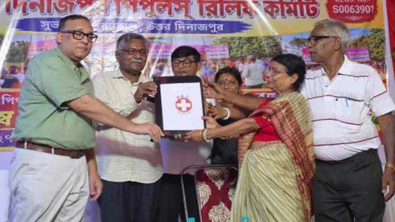Good example: An elderly couple believers in Leftist ideology donated a house worth one crore rupees for public service CPIM leader Biman Bose provided the inspiration