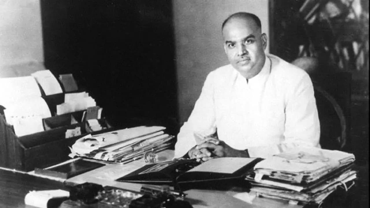Syllabus Change: Shyamaprasad Mukherjees life story to be included in Bengal school textbooks Mughal history trimmed Mamatas Singur movement and Kanyashree scheme dropped