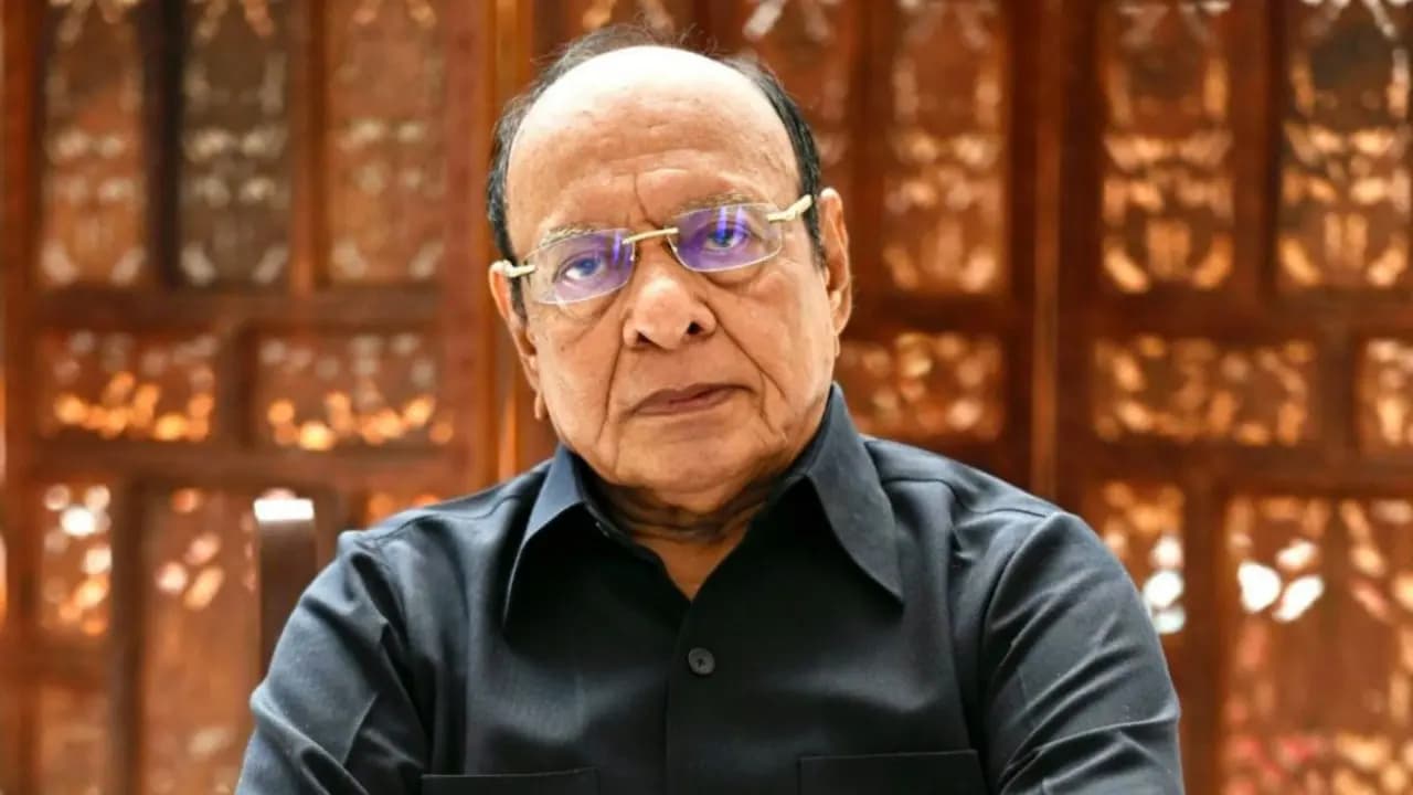 Shankarsinh Vaghela the former Chief minister of Gujarat may rejoin Congress