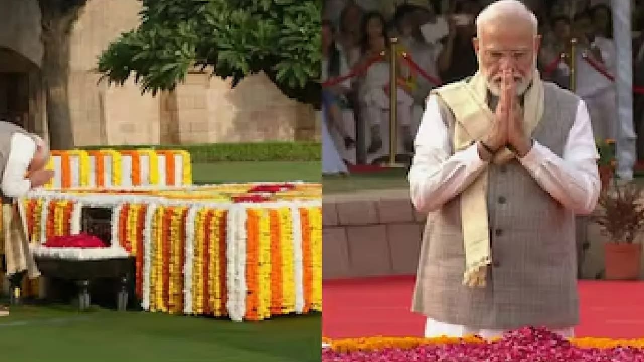 PM Modi Pays Tribute to Mahatma Gandhi Urges Citizens to Buy Khadi On 2 October Gandhi Jayanti