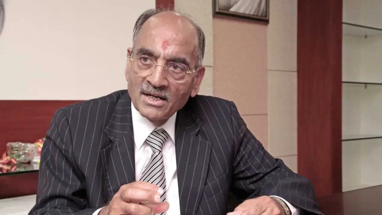 Managing director of Vardhman Textiles S P Oswal became victim of digital arrest lost seven crores one arrested by ED
