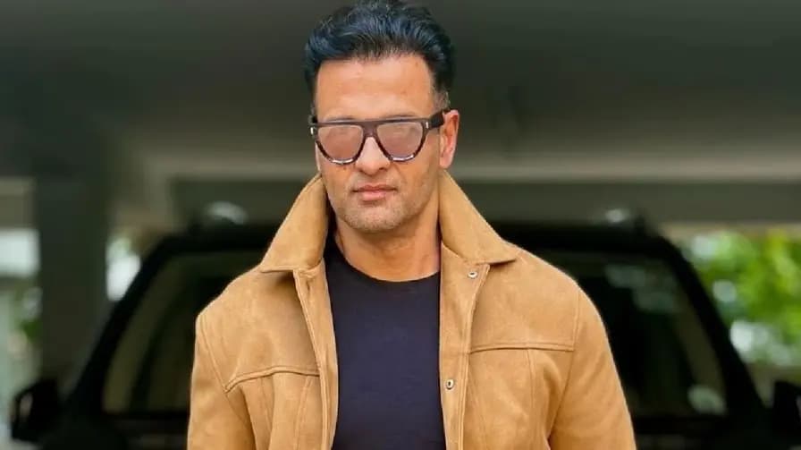 Rohit Roy addresses backlash over dustbin medium comment and targets young actors for personal attacks