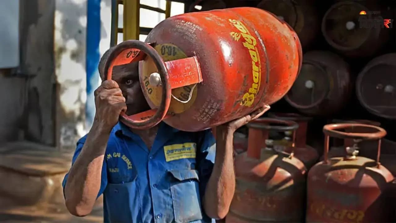 New rules again for gas booking using Aadhaar cards: Delhi High Court set to issue a major directive