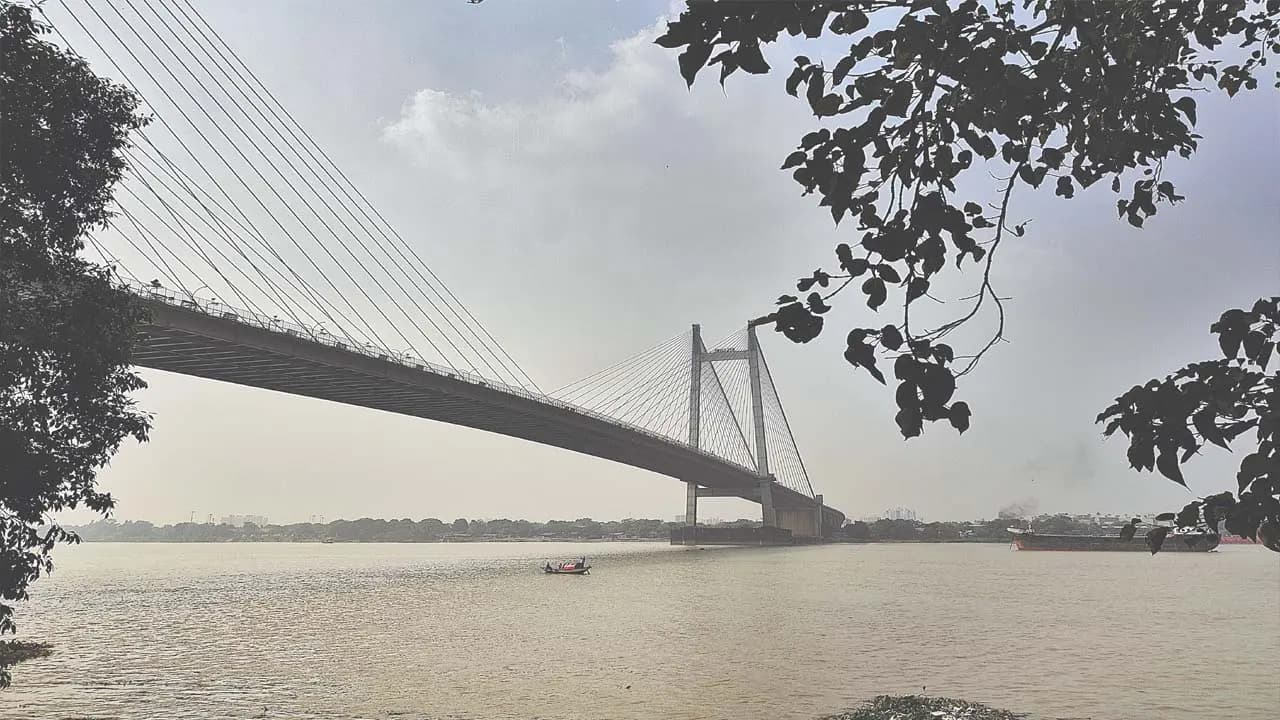 IMD Kolkata Weather Update: End of the Monsoon Puja holidays worry free Find out what the weather will be like in West Bengal on October 3rd 2026