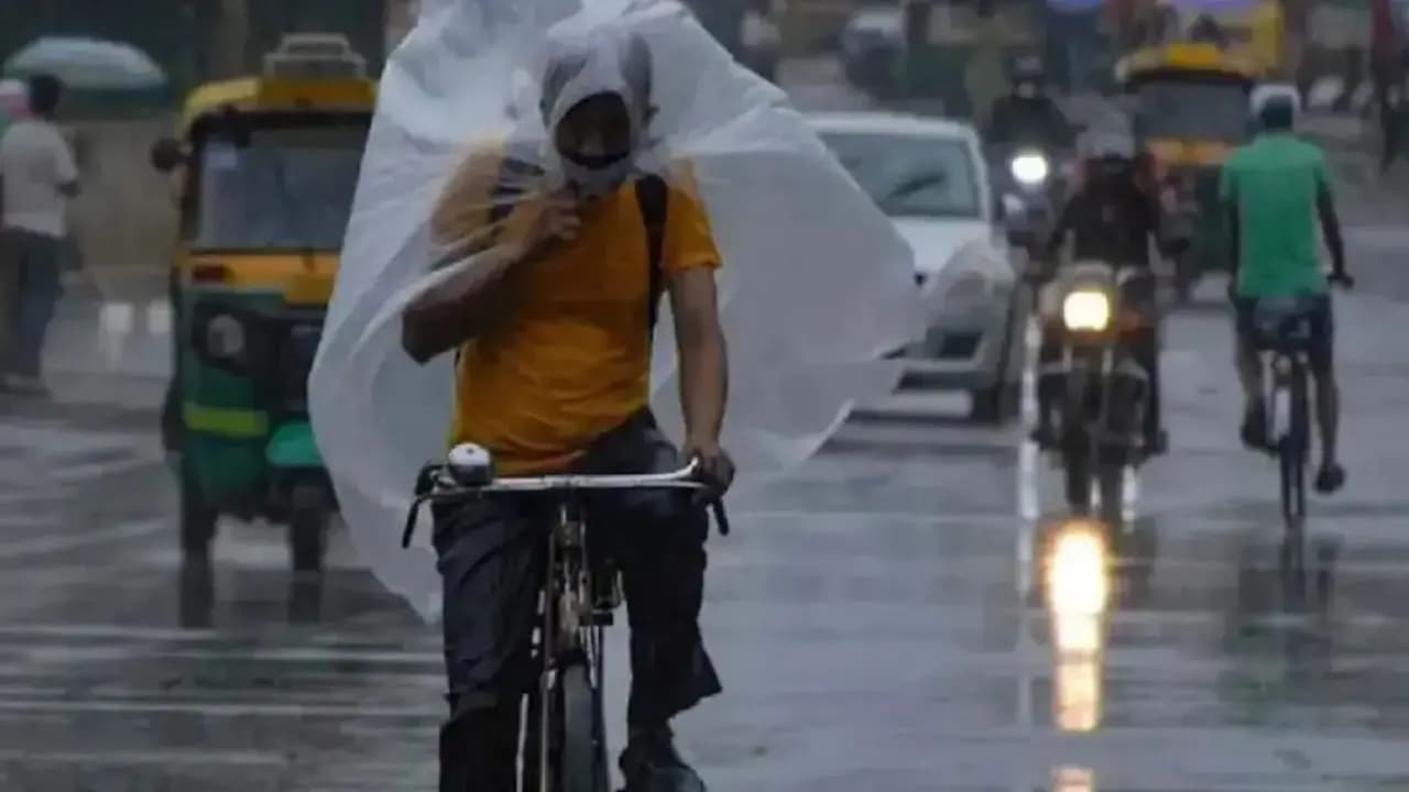 IMD Weather Update: Rain will continue yellow alert issued in several districts of North and South Bengal 