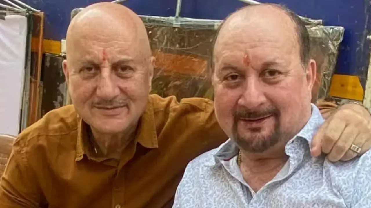 Raju kher claims his brother Anupam Kher didn't help him during his bad days