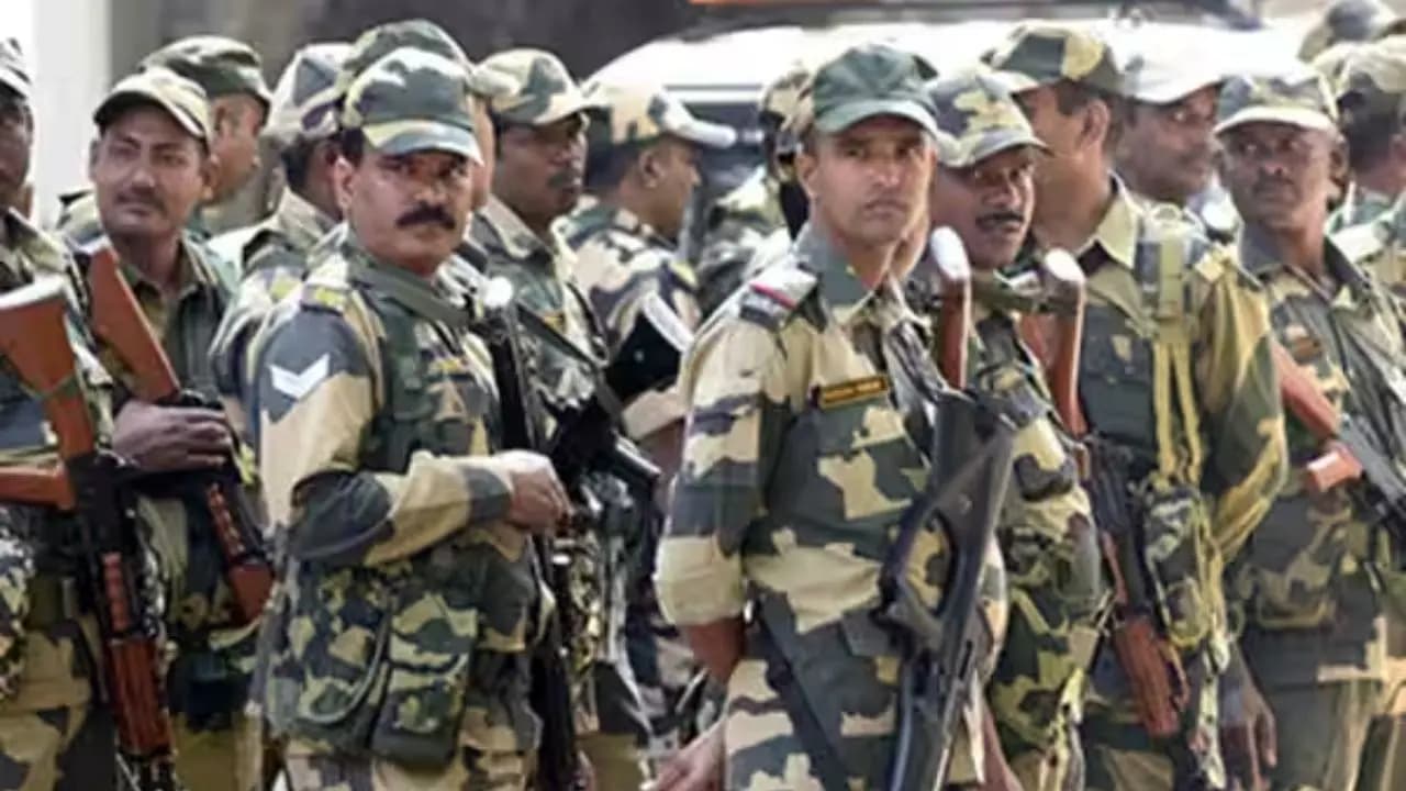 BSF Protest at Burdwan Station: No water on the train AC isnt working either BSF jawans erupt in anger at Barddhaman station