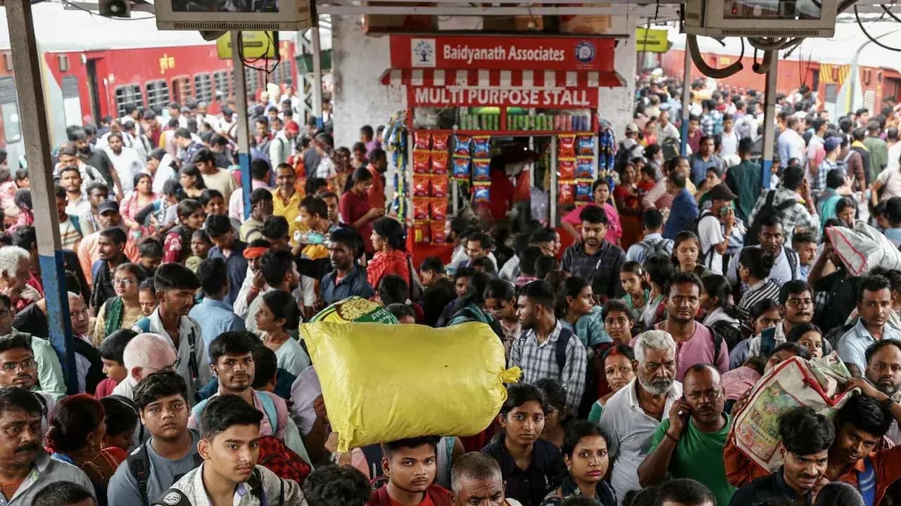 Indias Busiest Rail Station: Do you know which is Indias busiest railway station Two stations from Bengal are also on the list which ones are they 