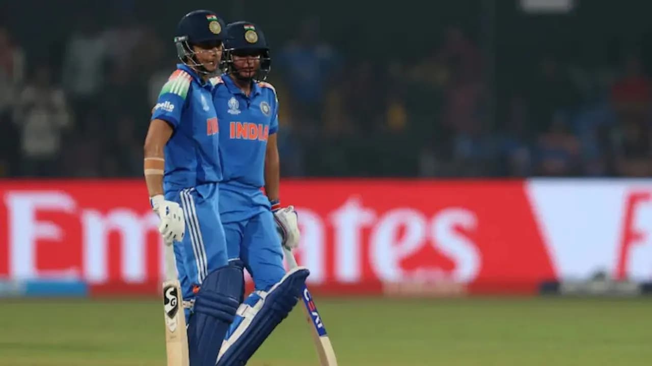 Report says captaincy tussle had caused differences between Harmanpreet Kaur and Smriti Mandhana