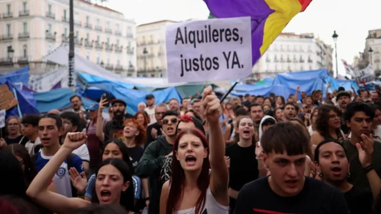 Spanish streets in turmoil over housing crisis: left-wing government heads towards early elections