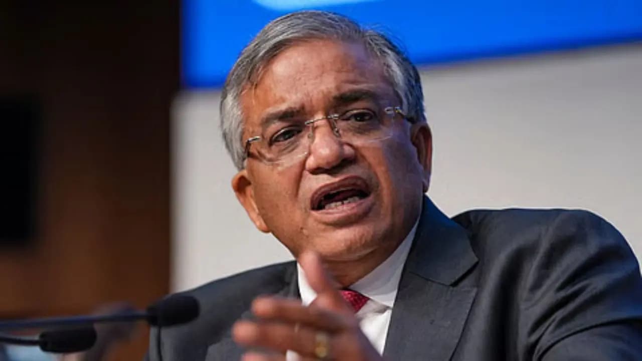পদত্যাগের দাবি তীব্র হতেই জ্ঞানেশের বাড়ি শুদ্ধিকরণ