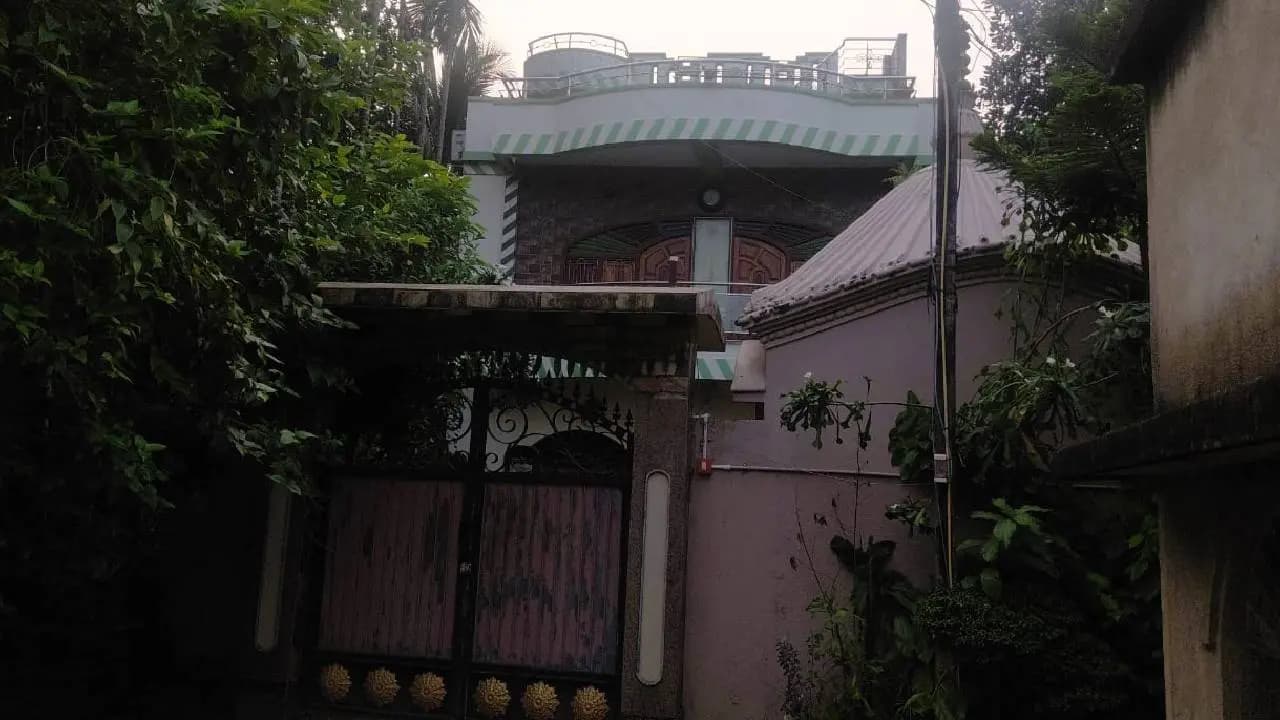 Hooghly Zilla Parishad Engineer Caught Taking Bribe Assets Worth Crores Found at Home