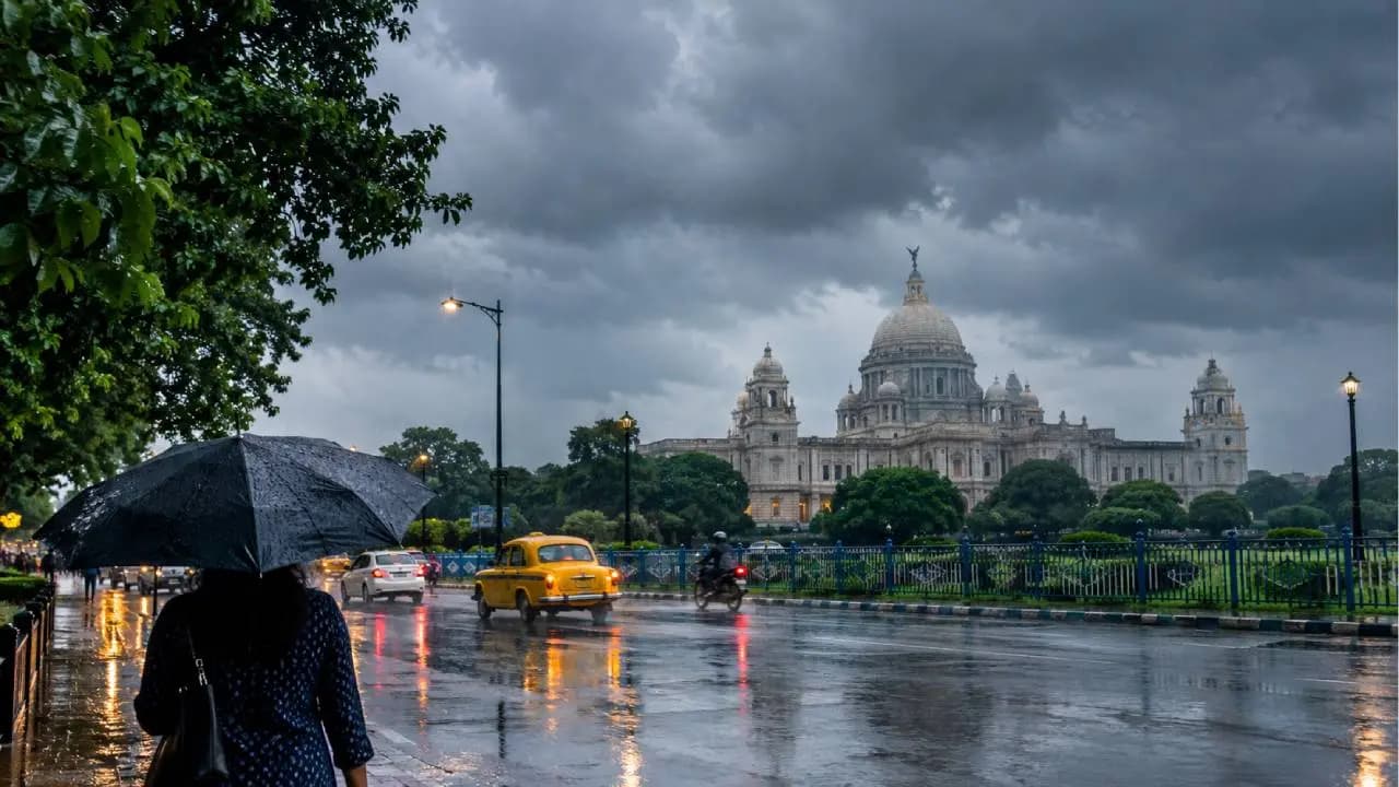 Kolkata Weather Today: Cloudy Skies and Thunderstorms Forecast Ahead of Puja